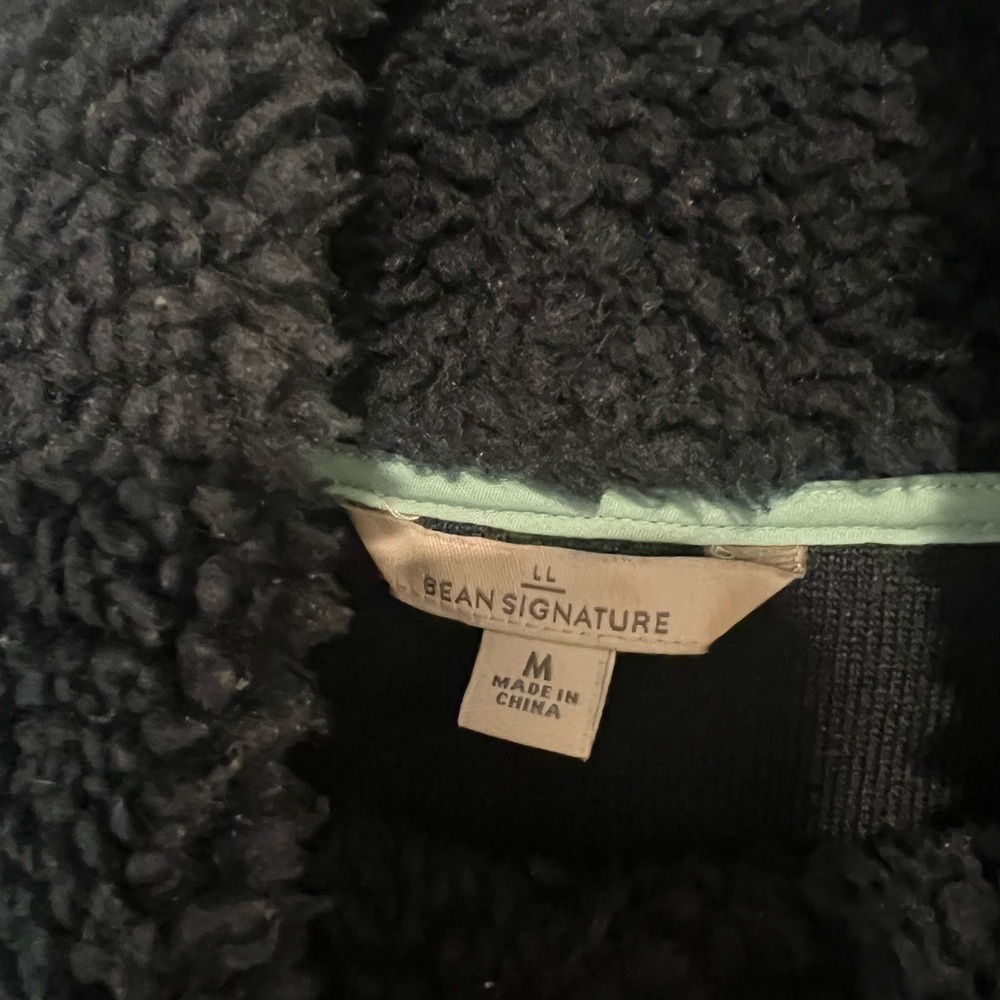 LL Bean Women's Signature Sherpa Pullover, navy blue, size M - Picture 6 of 9